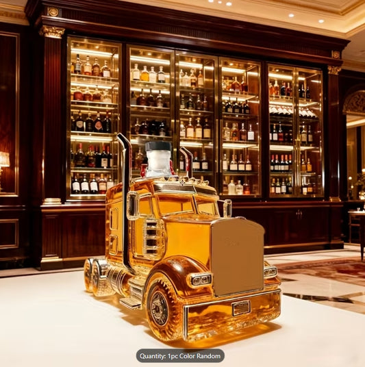 Car-Shaped Glass Wine Decanter Made of High Borosilicate Hand-Blown Glass, with Realistic Details. It Features a Black Sealing Lid, Perfect for Unique Wine Storage And Display—Ideal for Collectors Or Bar Decor. Party Drinkware, Home Bar Tools