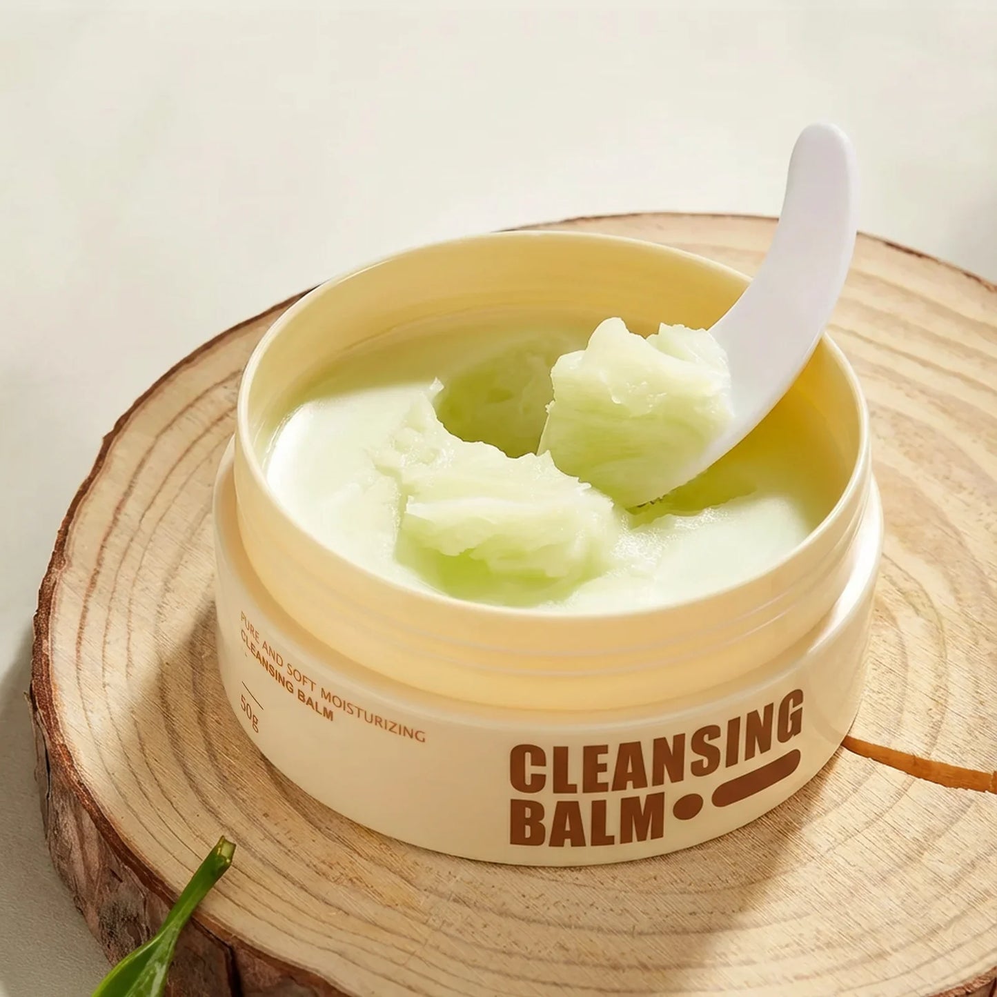 Gentle and non irritating makeup remover, makeup remover cream, deep cleansing and moisturizing facial makeup