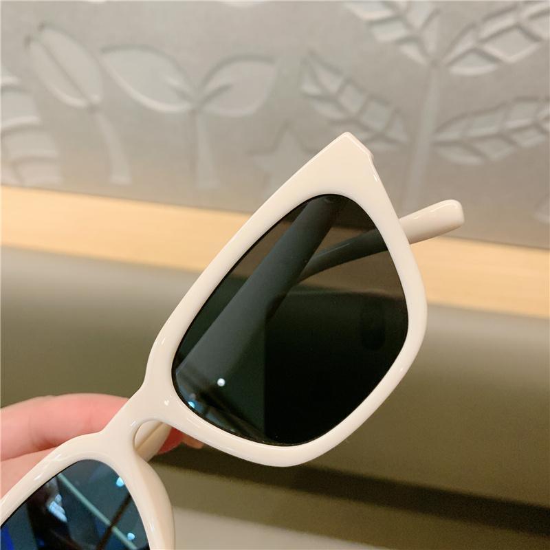 Vintage Narrow Cat Eye Sunglasses Cat's Eye Style Sunglasses For Women New Retro Style & Fashionable & Designer Shades Of Glasses Elegant Sunglasses